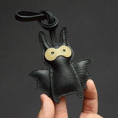 サウスパラディソ ナウガモンスター キーホルダー - メルカリ