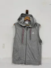 (95)アディダス 必須アイテム グレー フード ジップアップ ベスト