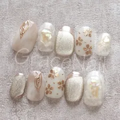 No.2183 現品販売！ネイルチップ　ベージュ/ミラーフラワー/マグネット