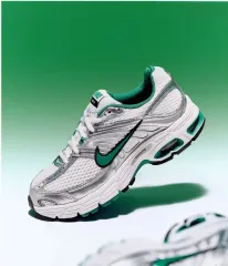 ナイキ エアマックス モト 2K 白 緑 235 新品