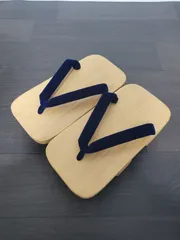 大阪心斎橋てんぐ 男性  紳士 白木 二枚歯 下駄 浴衣　和装履物　ネイビー　濃青