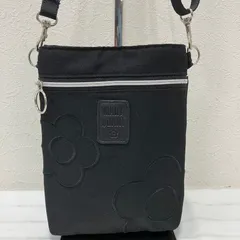 243　MARY QUANT　マリークワント　 ショルダーバッグ　斜めがけ　紐調節可能　 ブラック系　黒　デイジー　花　刺繍　ロゴ　 ナイロン　軽量　レディース