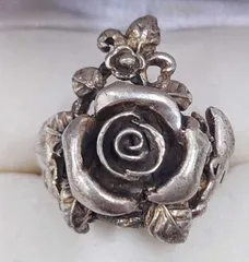 ヴィンテージリング 925刻印　フラワーモチーフ 　アンティーク調