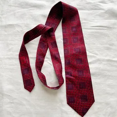 ヴィンテージネクタイ『GUCCI』赤 四角柄（m559）