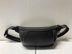 Hushtug ハッシュタグ 本革 ボディバッグ ブラック - メルカリ