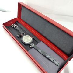 希少 PRADA 腕時計モチーフ レザーブレスレット 黒 - メルカリ