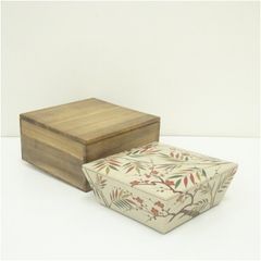 京焼 橋本紫雲造 色絵霞草花文茶碗（共箱） 茶道 抹茶 おしゃれ 抹茶