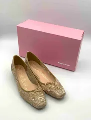 Bridget Birkin スクエアレースパンプス　ベージュ