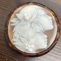 シェル カメオ　女性２人　横顔　ブローチ　ネックレス　リメイク可能　刻印あり　コレクション