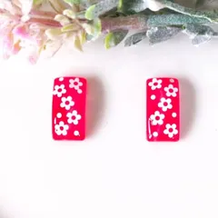 no.511　レジン　スクエア型　赤　小さい　お花　ピアス　イヤリング　ハンドメイド