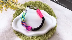 パラコード✶スマホストラップ✶ショート手首用✶ハンドストラップ✶ストラップホルダー付✶レインボードット☓ブラック☓ネオンピンク