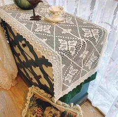 レース編み　テーブルセンター45X110cm   ベージュ 値下げ