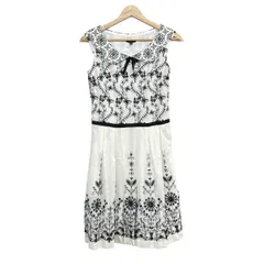 TOCCA(トッカ) ワンピース サイズ0 XS レディース美品  - 白×黒 ノースリーブ/ひざ丈/花柄/刺繍/リボン