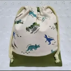 ハンドメイド、怪獣、足跡柄の給食袋、巾着袋、コップ入れ、きなり、緑