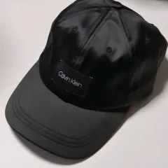 Calvin Klein カルバ・ンクライン サテン ベースボールキャップ ブラック