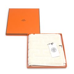 S2536 未使用 エルメス ポケットチーフ グランプチカレ シルク スカーフ S2536 未使用 エルメス ポケットチーフ グランプチカレ シルク