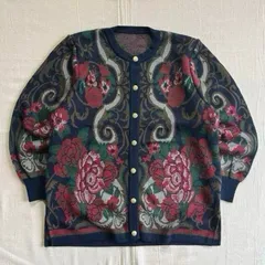 90s　vintage　ヴィンテージ古着　全面ヨーロピアン柄　大判フラワー　総柄　丸首ニットカーディガン　ハイゲージ編みセーター　金ボタン　レトロ　フリーサイズ　european art motif × flower design knit cardigan