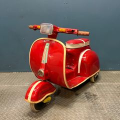 ヴィンテージペダルカーYOUNG LION 1981 VESPA - メルカリ