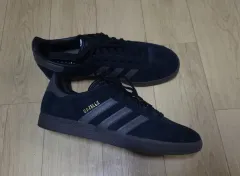 アディダス ガゼル コアブラック メタル 275mm