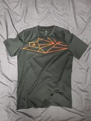 アディダス ブラック/オレンジ 半袖 Tシャツ