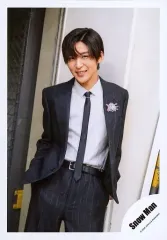 【中古】生写真(ジャニーズ) Snow Man/目黒蓮/膝上/シングル「タペストリー / W」MV＆ジャケ写オフショット/公式生写真