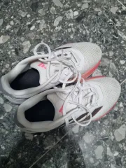 アディダス 白 メッシュ スニーカー ランニングシューズ