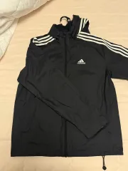 アディダス ブラック ウィンドブレーカー