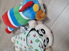 クレヨンしんちゃん パジャマ クレヨンしんちゃん/アクション仮面 ぬいぐるみ セット2個