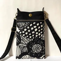 スマホポシェット 北欧風モダンフラワー 黒白 ショルダーストラップ付き