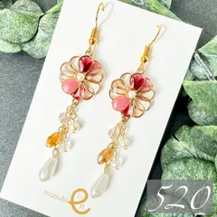 新作【520】フラワー キャンディ 赤 レッド 春 ハンドメイド ピアス イヤリング 揺れる キラキラ 華奢 大人可愛い マーガレット ヒナギク 雛菊 デイジー ステンドグラス風 昭和レトロ