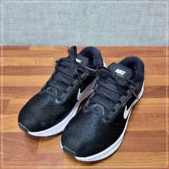 ナイキ エアズーム ストラクチャー ブラック ランニングシューズ レディース 240