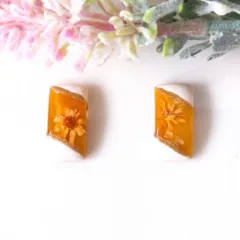 no.506　レジン　オレンジ　お花　スクエア型　ピアス　イヤリング　ハンドメイド