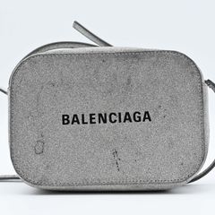美品】BALENCIAGA ホワイト エブリデイ カメラバッグ - メルカリ