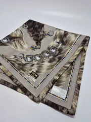 【新品】CELINE レディースハンカチ やや大判サイズ