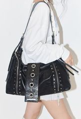 ILLIGO リーフアイレットビッグショルダーバッグチャコール - メルカリ
