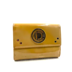Christian Dior クリスチャンディオール　Dロゴ金具×スタッズ　多機能折り財布　エナメル　パテントレザー　イエロー系　ゴールド金具　パスケース　イタリア製　刻印あり　レディース　ラグジュアリー　高級　ハイブランド
