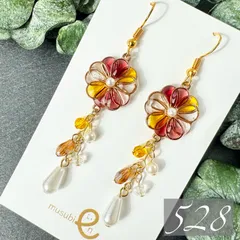 新作【528】フラワー キャンディ 赤 黄色 レッド イエロー 春 ハンドメイド ピアス イヤリング 揺れる キラキラ 華奢 大人可愛い マーガレット ヒナギク 雛菊 デイジー ステンドグラス風 昭和レトロ