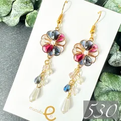 新作【530】フラワー キャンディ 青 赤 ブルー レッド 春 ハンドメイド ピアス イヤリング 揺れる キラキラ 華奢 大人可愛い マーガレット ヒナギク 雛菊 デイジー ステンドグラス風 昭和レトロ