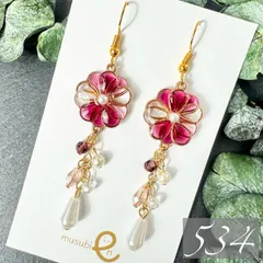 新作【534】フラワー キャンディ 桃 ピンク 春 ハンドメイド ピアス イヤリング 揺れる キラキラ 華奢 大人可愛い マーガレット ヒナギク 雛菊 デイジー ステンドグラス風 昭和レトロ