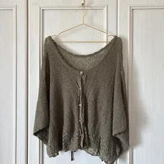 / axesfemme　アクシーズファム　カーキ　カーディガン　お呼ばれ　デート　オフィスカジュアル　食事会　natural　ナチュラル　可愛い　花のボタン