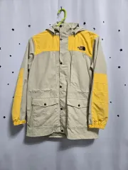 THE NORTH FACE ザノースフェイス ベージュ/イェロー フード ジャケット 150