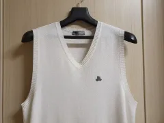 ブラック&ホワイト (95) ニット ベスト (アイボリー)