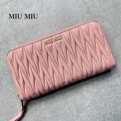 MIU MIU マテラッセ ラウンドジップ 長財布 ピンク - メルカリ