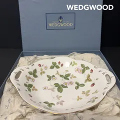 WEDGWOOD WILD STRAWBERRY  ウェッジウッド　ワイルドストロベリー　プレート　お皿　MADE IN ENGLAND　ボーンチャイナ　黒壺印　箱アリ