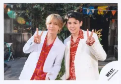 【中古】生写真(STARTO) WEST./藤井流星・小瀧望/横型・上半身/アルバム「A.H.O. -Audio Hang Out-」MV＆ジャケ写オフショット/公式生写真