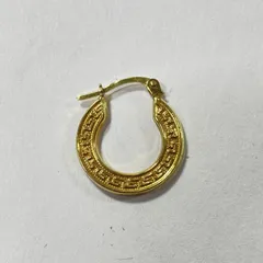 ★  750刻印 18金 ポスト刻印 ゴールドフープピアス 片耳のみ 総重量0.46g  アクセサリー 現状品