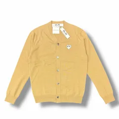 参考上代32450円 未使用 PLAY COMME des GARCONS AD2025/8 V-Neck Cardigan With White Emblem カーディガン ニット セーター プレイコムデギャルソン AX-N066-051 ベージュ L