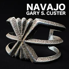 NABAJO Gary S. Custer GSC トゥファキャスト ワイドバングル スターリングシルバー ゲーリーカスター ゲイリー サンバースト スパイダー ヘビーゲージ シルバー925 インディアンジュエリー ナバホ  トゥーファ サンドキャストのサムネイル