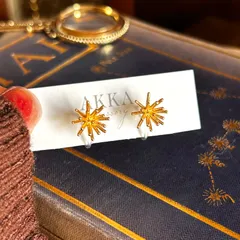 Gold:star burst design earring ニッケルフリー　星　silver925 スター　樹脂イヤリング　ピアスに見える　ピアス風　痛くない　アレルギー　ミニ　小さめ　ピアス