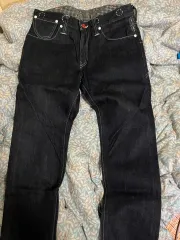 32 リーバイス シンチバッグ デニムパンツ